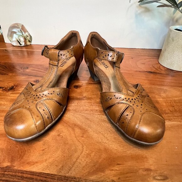 Cobb Hill by New Balance Annabelle T-Strap Low Heels - Tan - 9.5 M - Excellent! - Picture 1 of 5